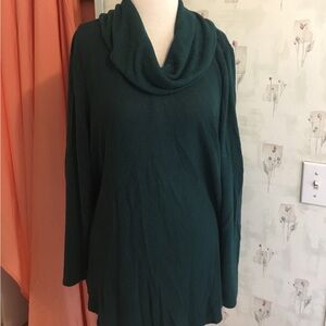 2/$20 Cowl neck top. Size 0, dark green